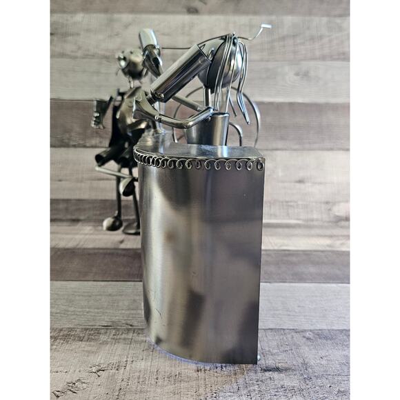 Couple at the Bar Metal Wine Bottle Holder - Picture 9 of 11